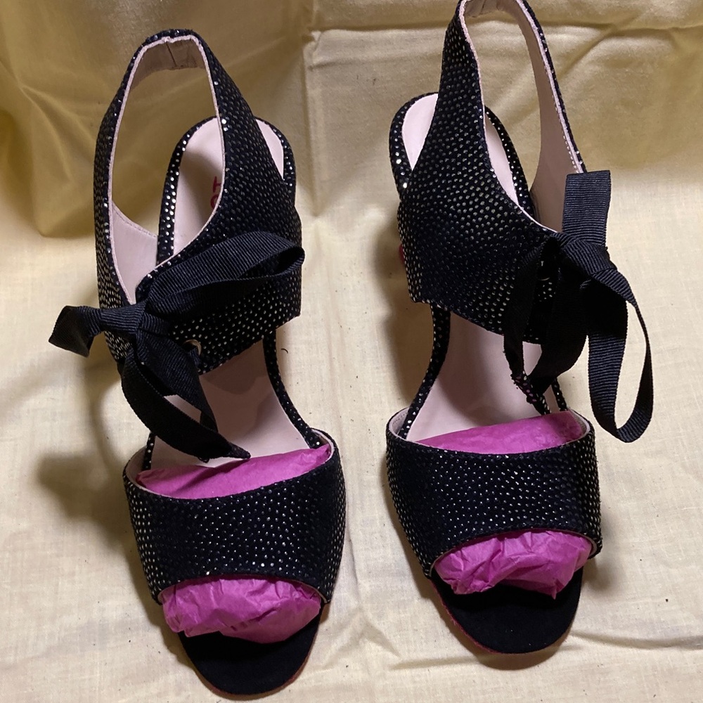 Chic Black Women's Heels with Punk and Bow Accent. Ballroom